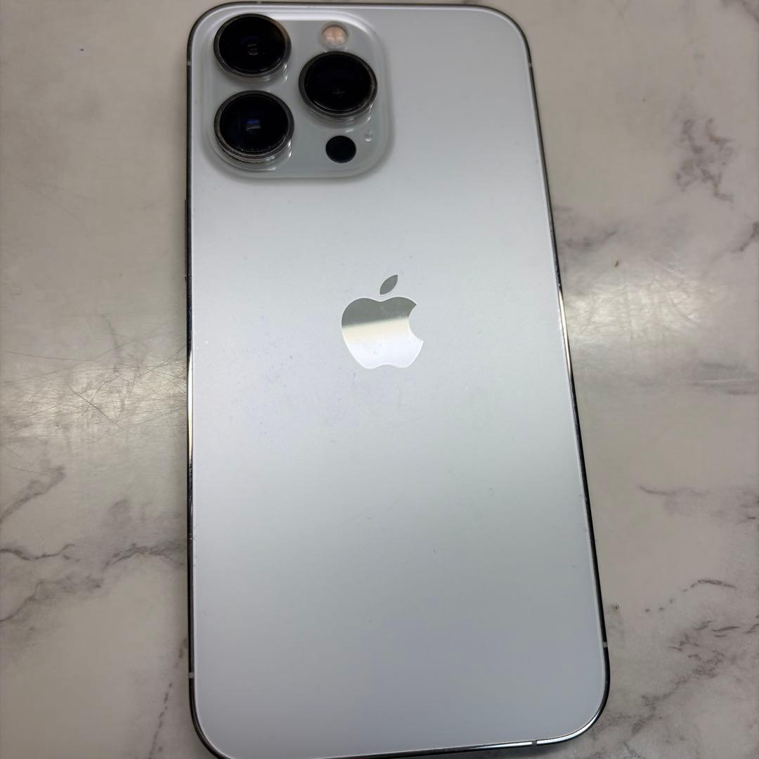 iphone 13 pro （イヤホン、充電機付き）