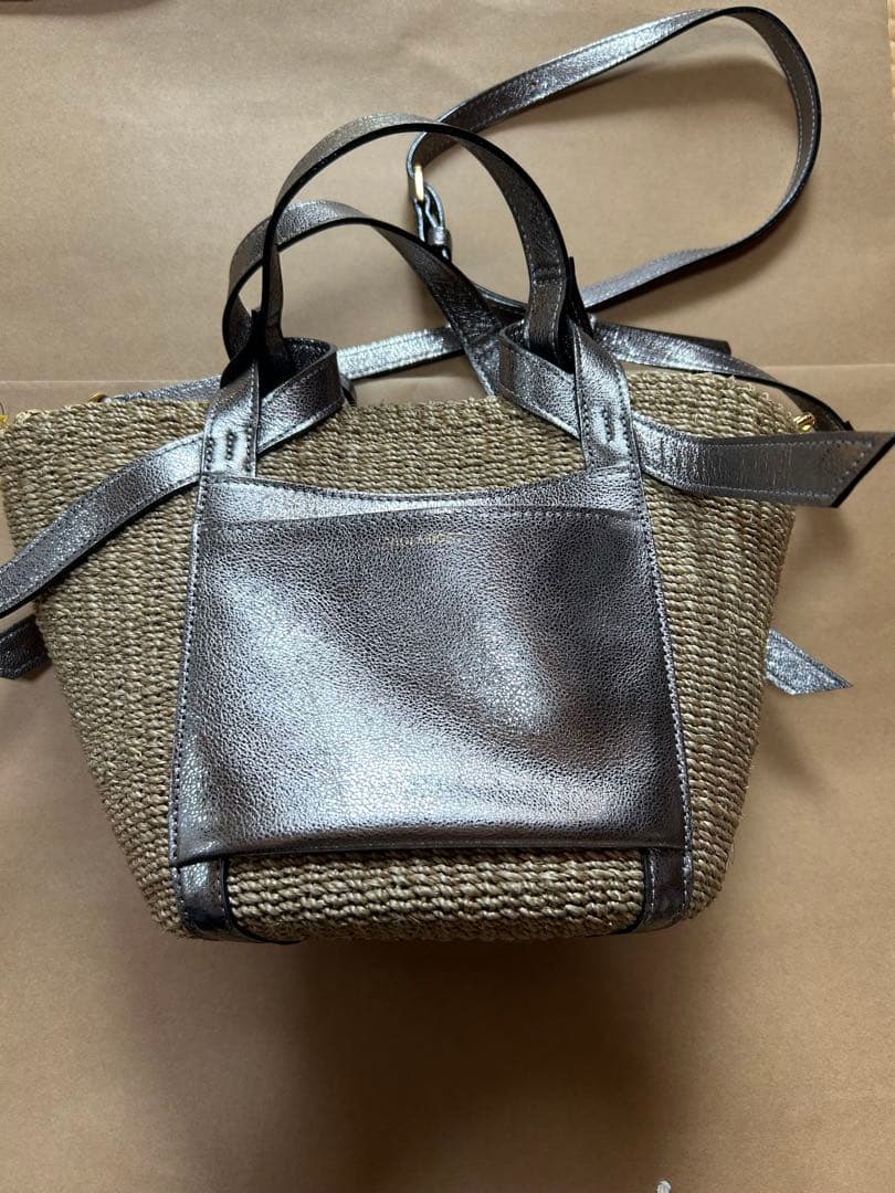 ヴィオラドーロ　アバカ製 2WAYレザーポケットトート