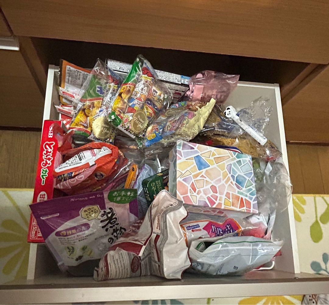 【断捨離中　懐かしの本屋】Pamouna 食器棚