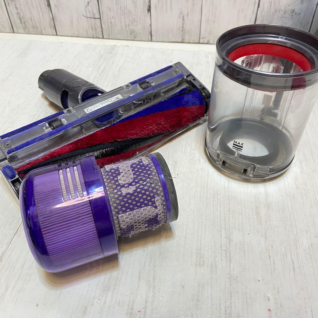 Dysoダイソン⭐️コードレス掃除機　サイクロン掃除機 SV18