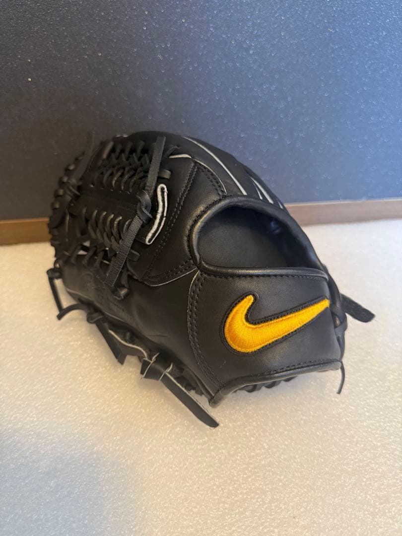 ★極美品★屋外未使用★ NIKE ナイキ 一般軟式用 内野用 サウスポー 左