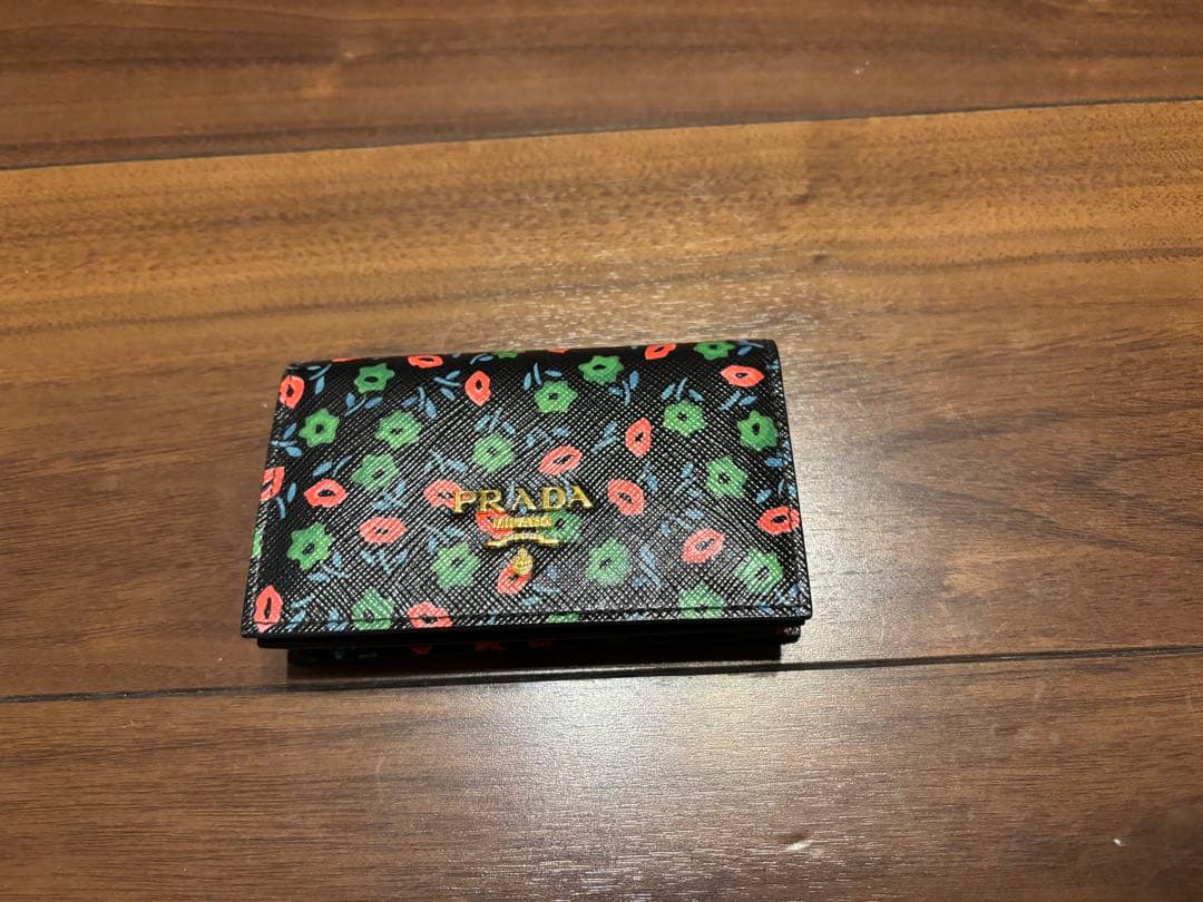 PRADA 名刺入れ　カードケース