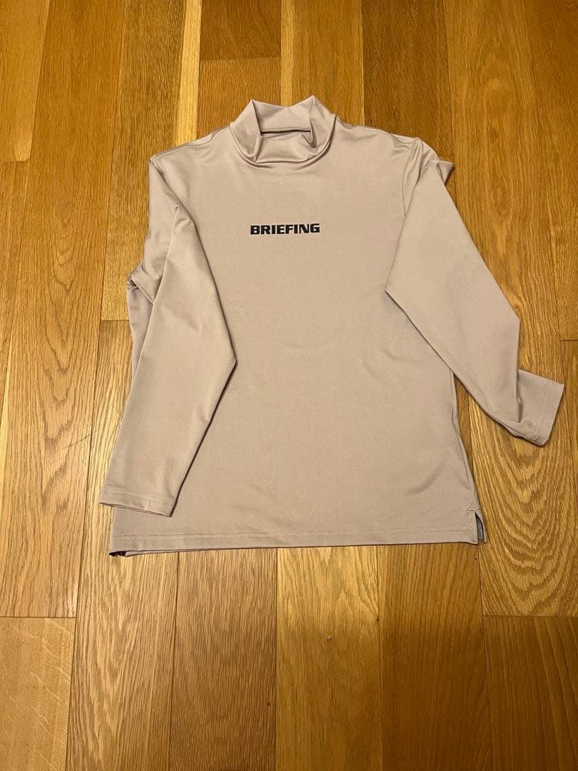 土日限定❣️早い者勝ち‼️未使用近いBRIEFING ベージュ ハイネックシャツ M