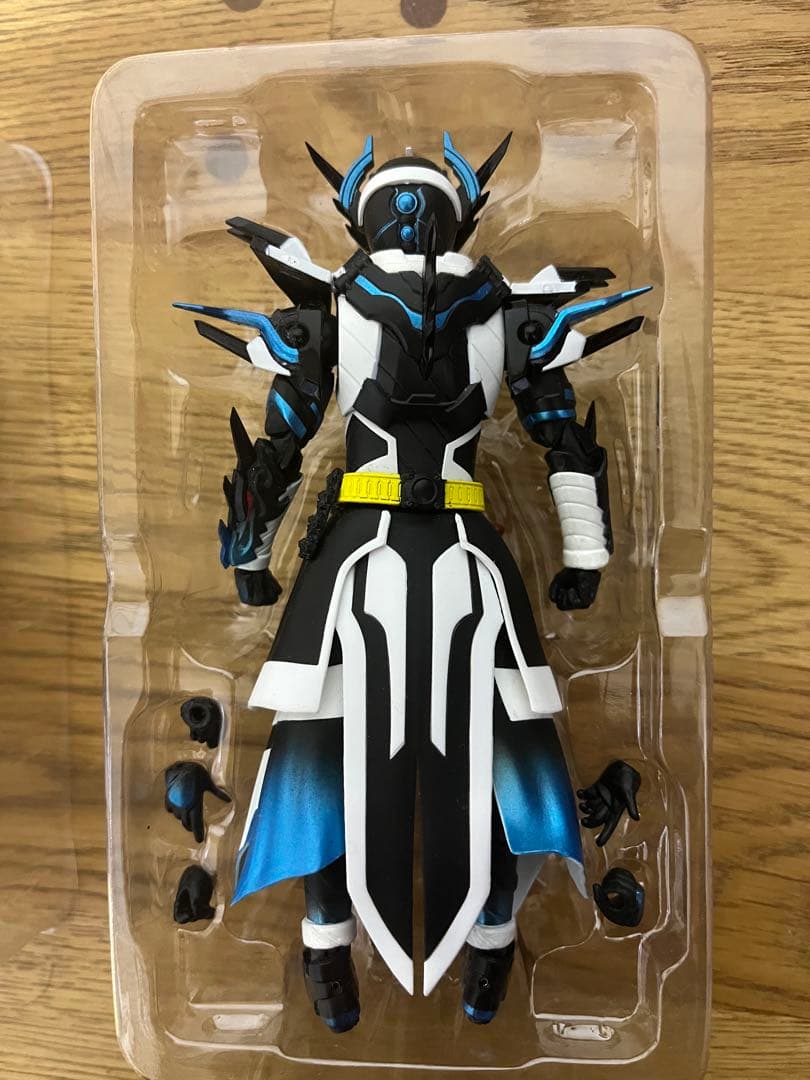 即日発送S.H.フィギュアーツ 仮面ライダーエボル　仮面ライダークローズエボル