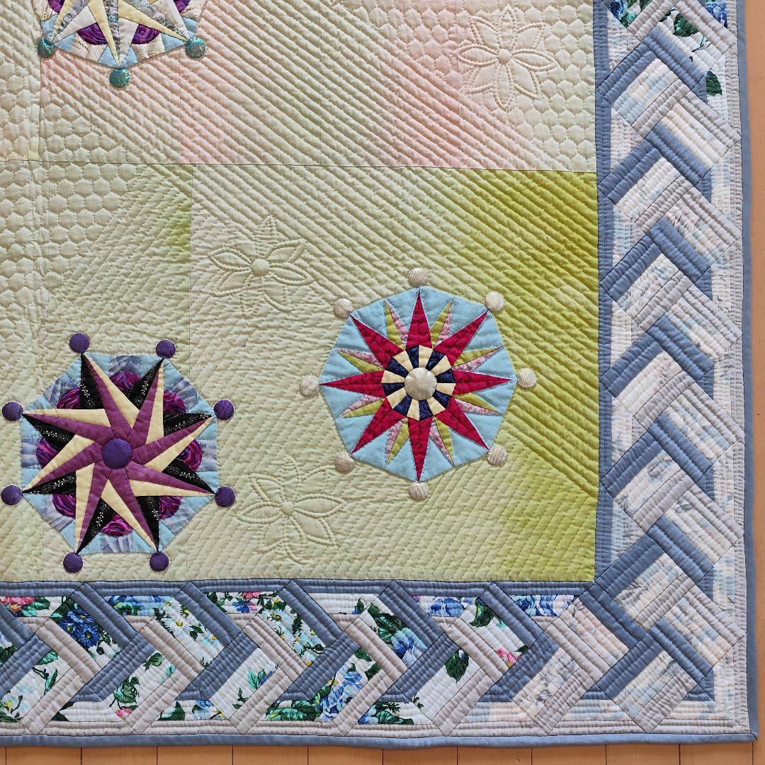 パッチワークタペストリー「春の予感」縦 166cm 横147cm の大作