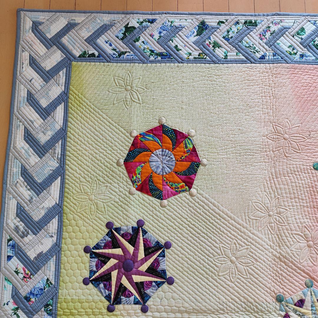 パッチワークタペストリー「春の予感」縦 166cm 横147cm の大作