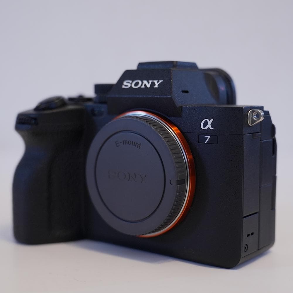SONY α7IV ボディ（ILCE 7M4）＋ケージ付