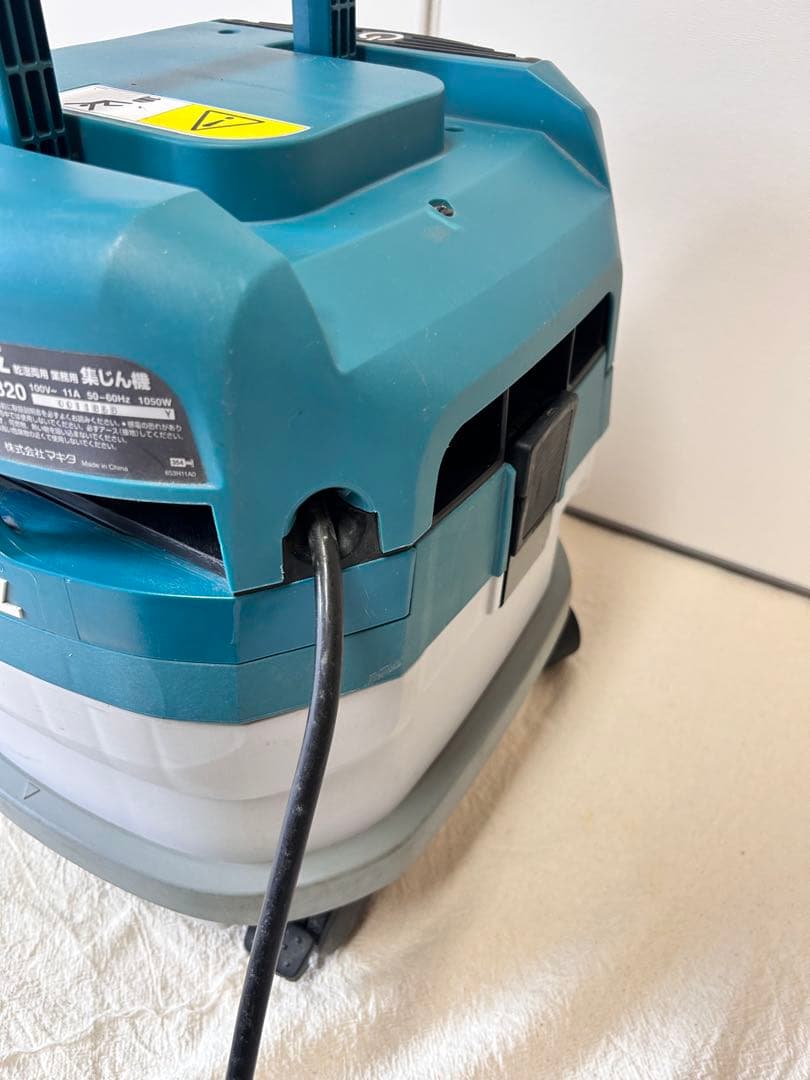 1213 マキタ　VC0820