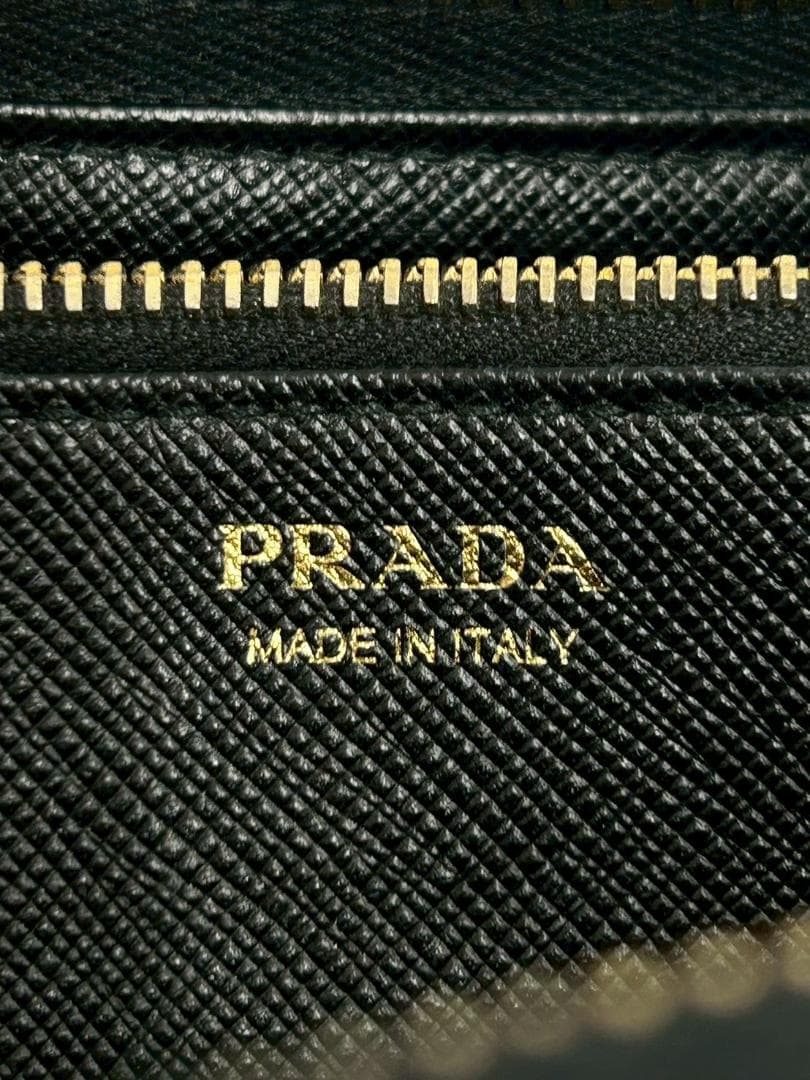 プラダ 長財布 ファスナー サファイアーノレザー ゴールド 黒 箱 ギャラあり