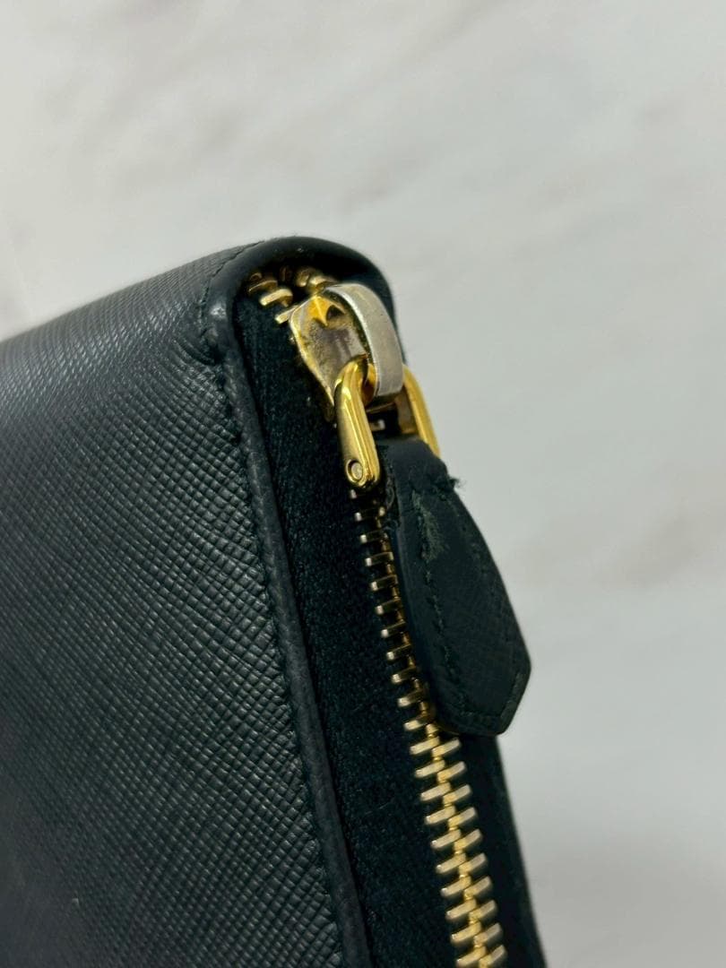 プラダ 長財布 ファスナー サファイアーノレザー ゴールド 黒 箱 ギャラあり