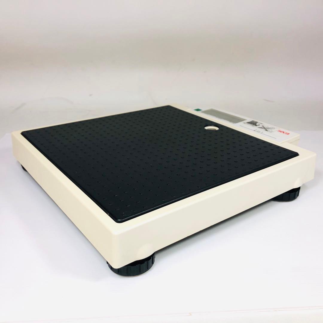 軽量＆高精度。現場で信頼される体重計。デジタルフラットスケール seca877