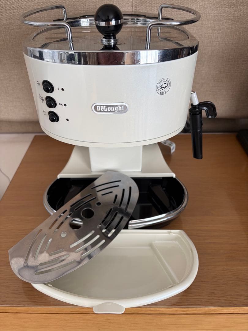 DeLonghi ECO310 エスプレッソマシン ホワイト