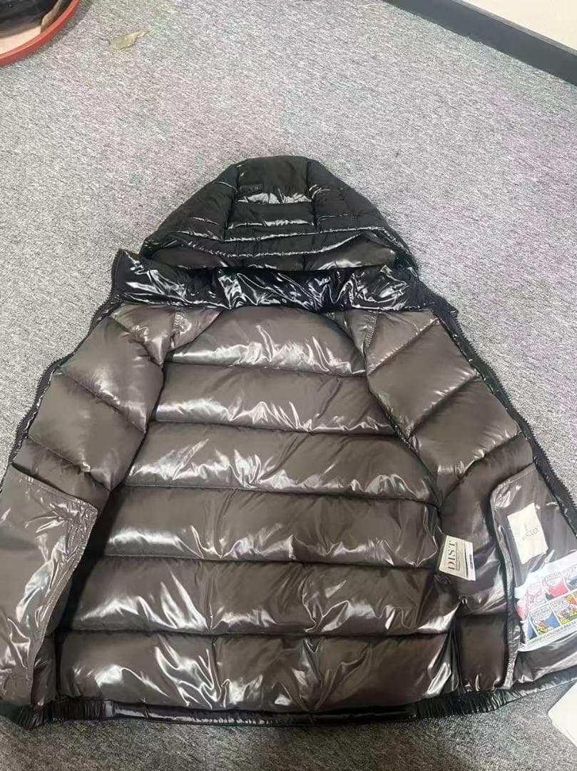 MONCLER ブラックダウンベスト フード付き~~~