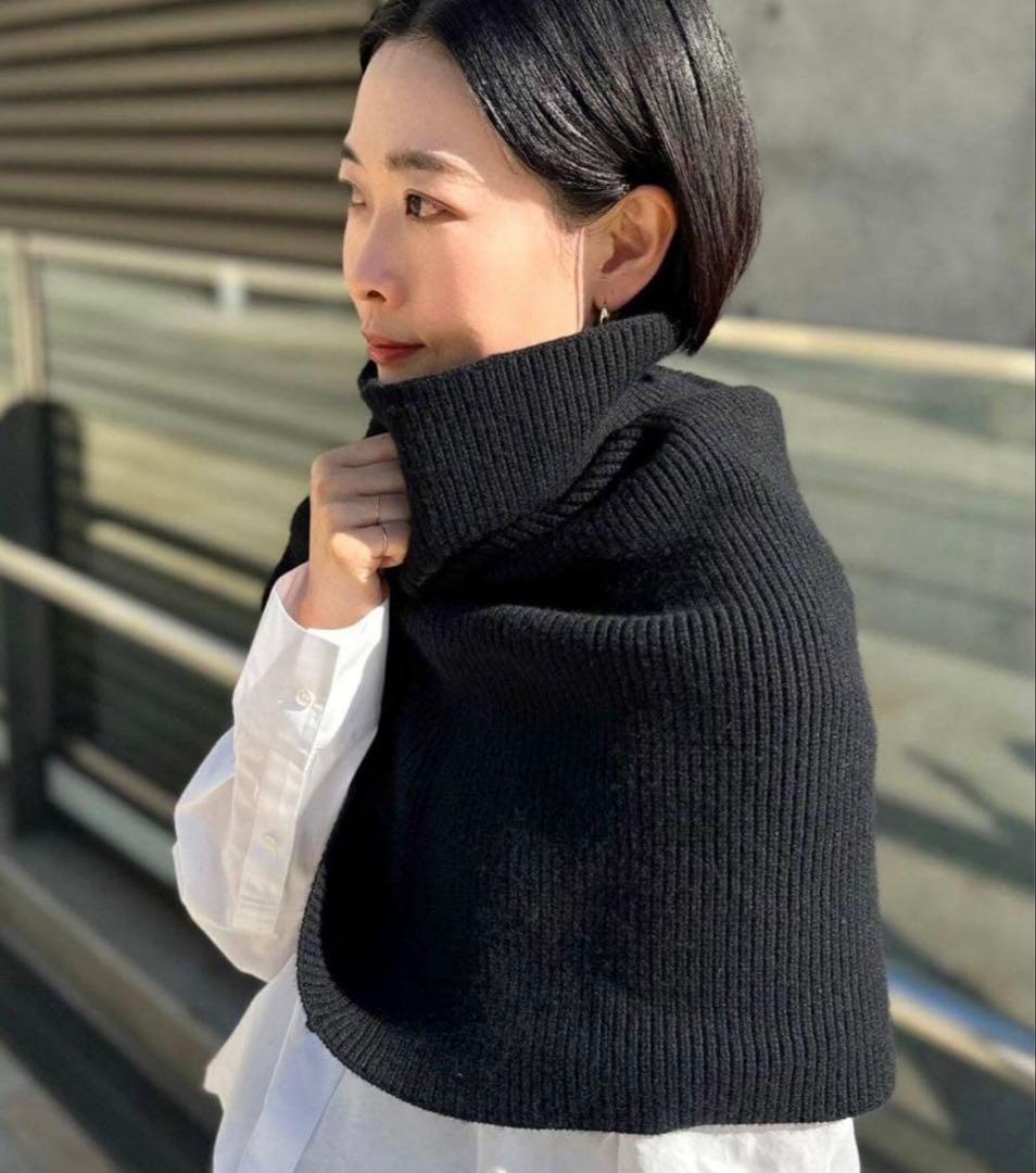 美品 AP STUDIOカシミヤ混 ニットケープネック ウォーマー リブ編み 黒