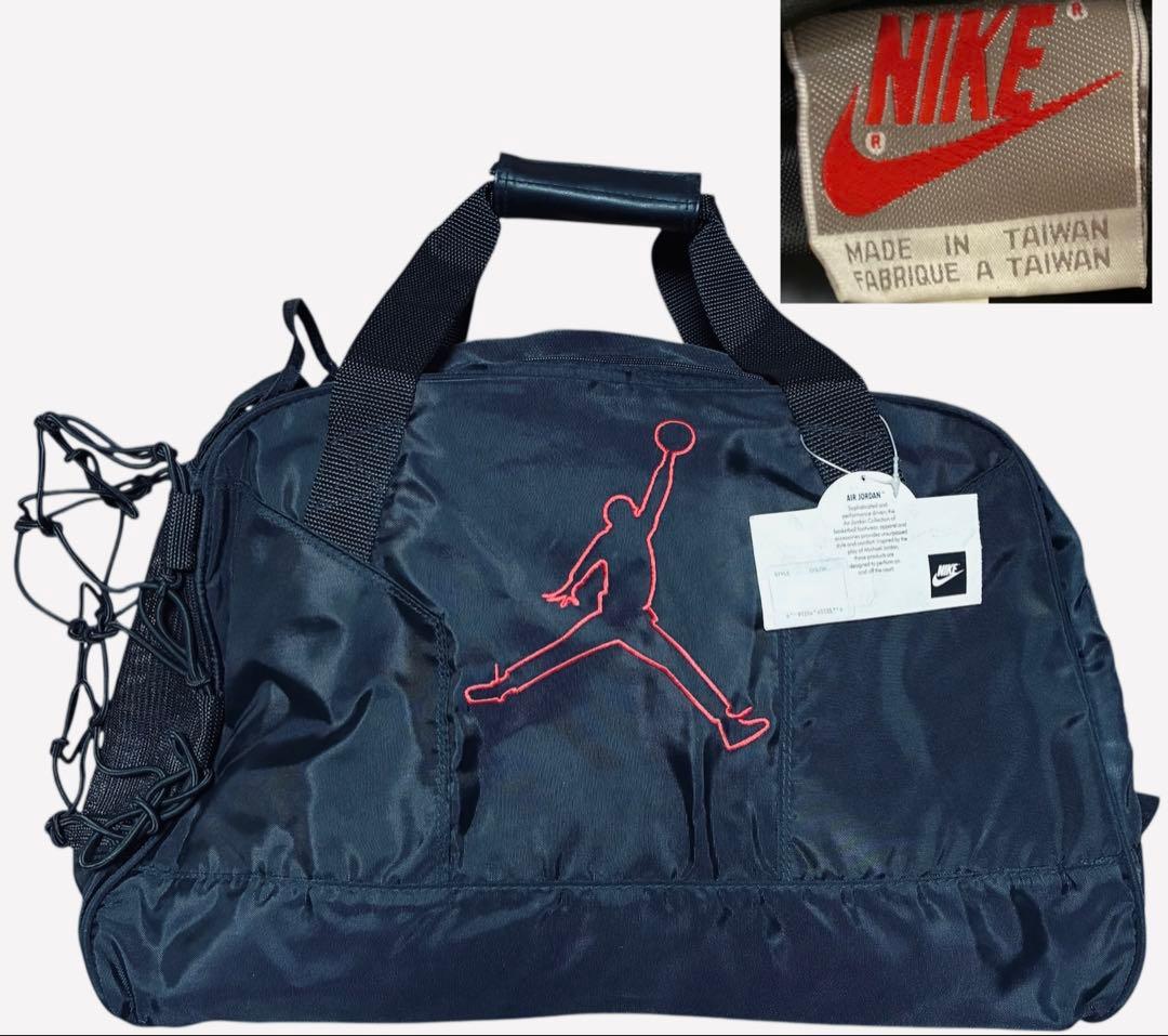 JORDAN NIKE 【90s未使用タグ付銀タグ】ボストンバッグ黒赤　刺繍ロゴ