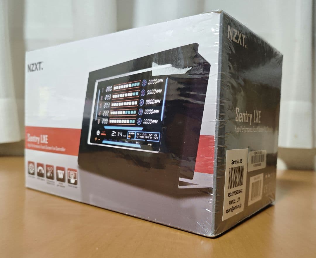 NZXT Sentry LXE　ファンコントローラー