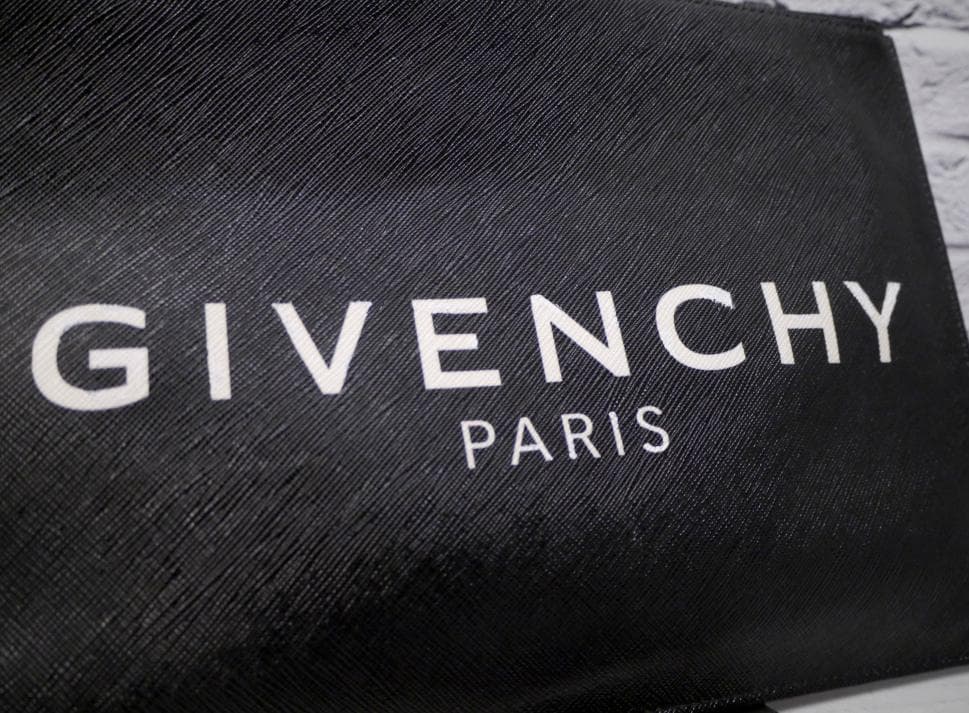 ◆GIVENCHY ジバンシィ ビッグロゴ サフィアーノレザー クラッチ バッグ