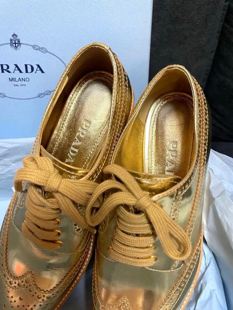 【希少♡美品】PRADA ソールが可愛いゴールド ローファー
