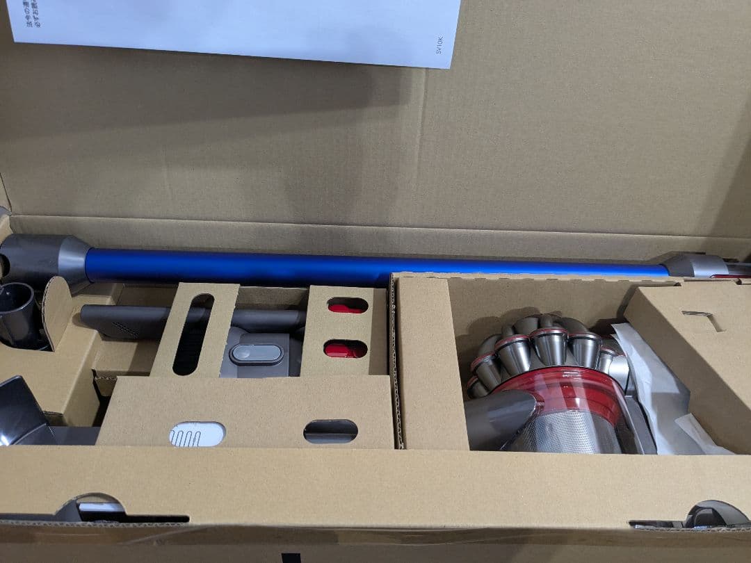 未使用　Dyson V8 Slim Fluffy Extra SV10K EXT