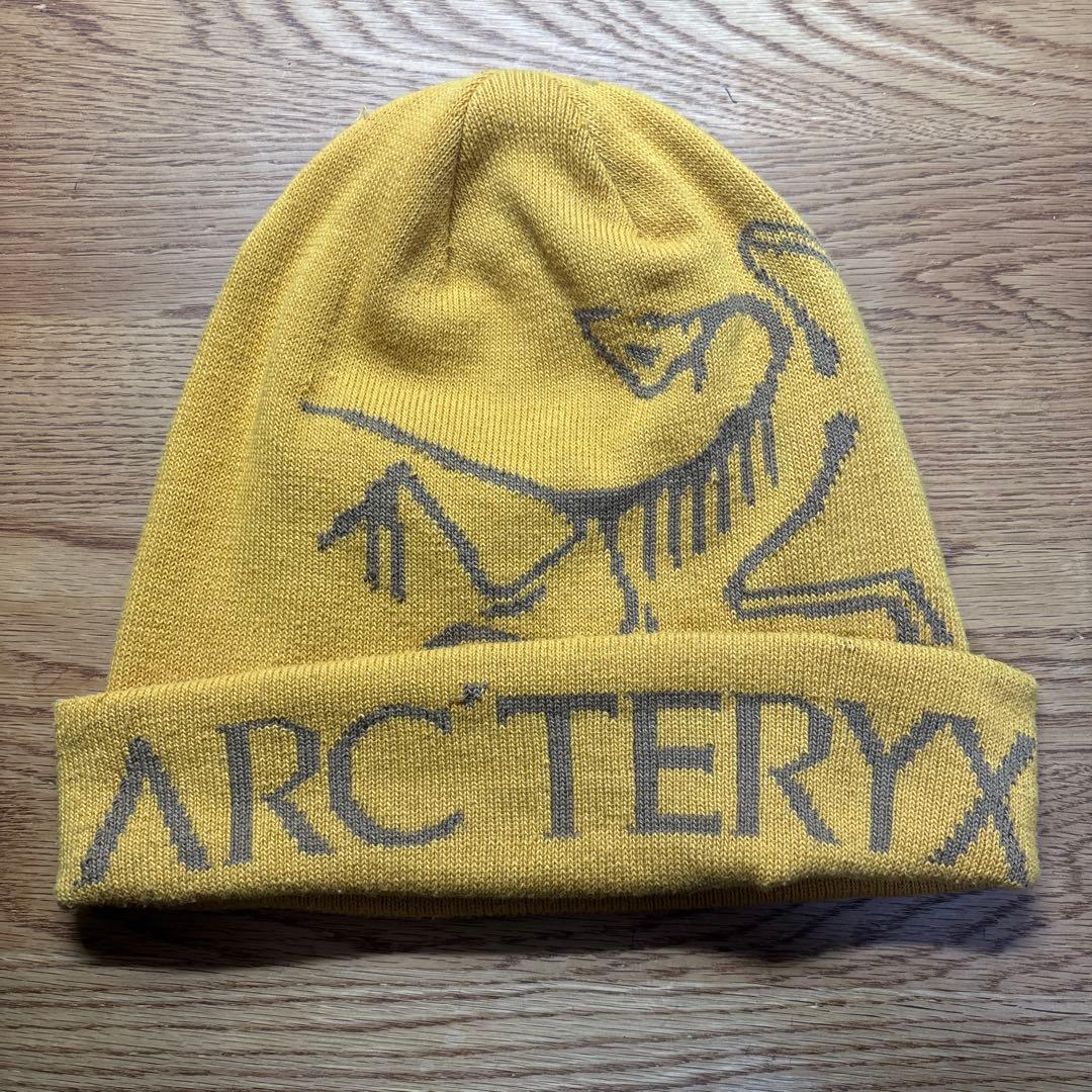 セ　ARC'TERYXニット帽　ビーニー　黄色