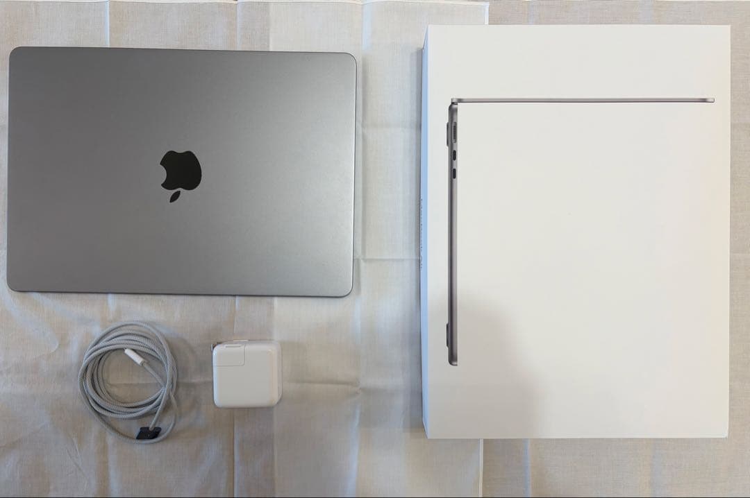 MacBookAirM3美品13インチ16GB256GB放電29回箱付