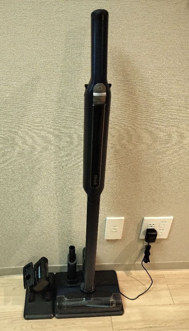 シャーク コードレスクリーナー CS401JRB Shark　バッテリー2つ