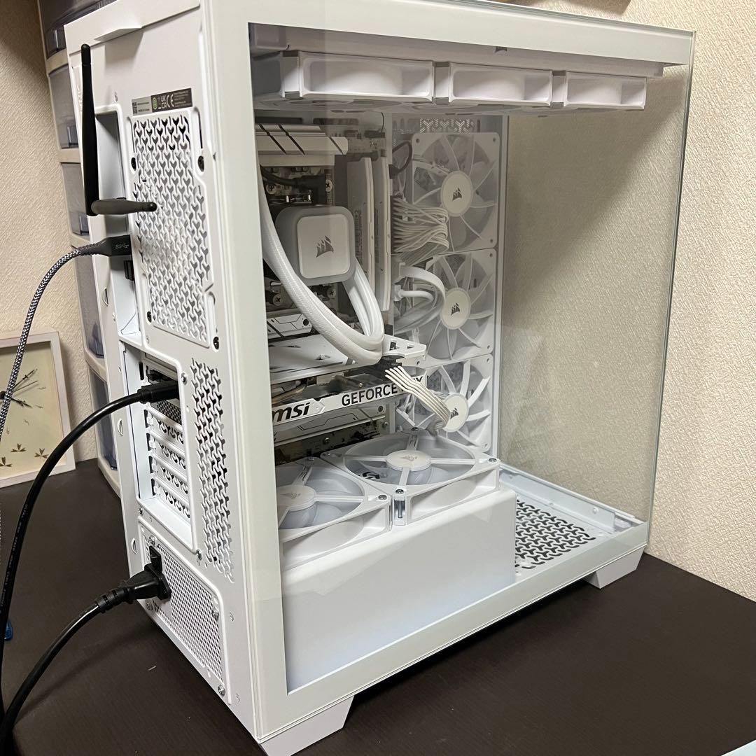 ホワイト RGBファン搭載 PCケース　コルセア