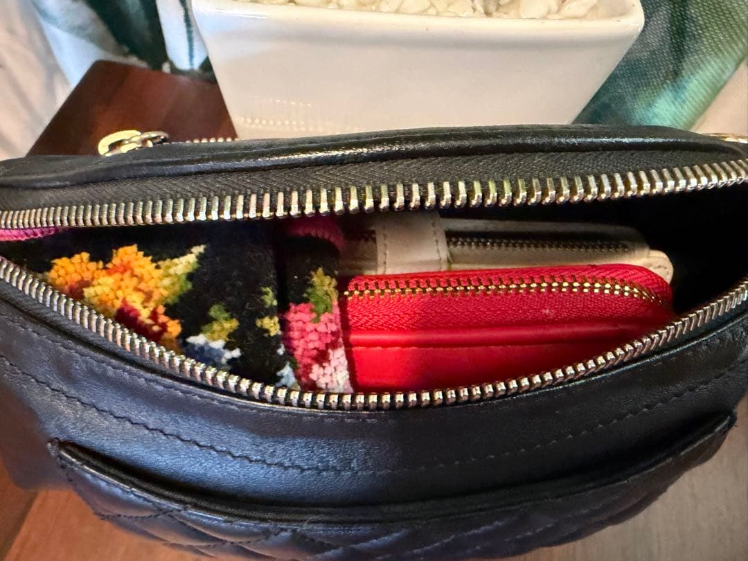 最終お値下げ！美品⭐︎CHANEL ブラック キルティング ボディバッグ