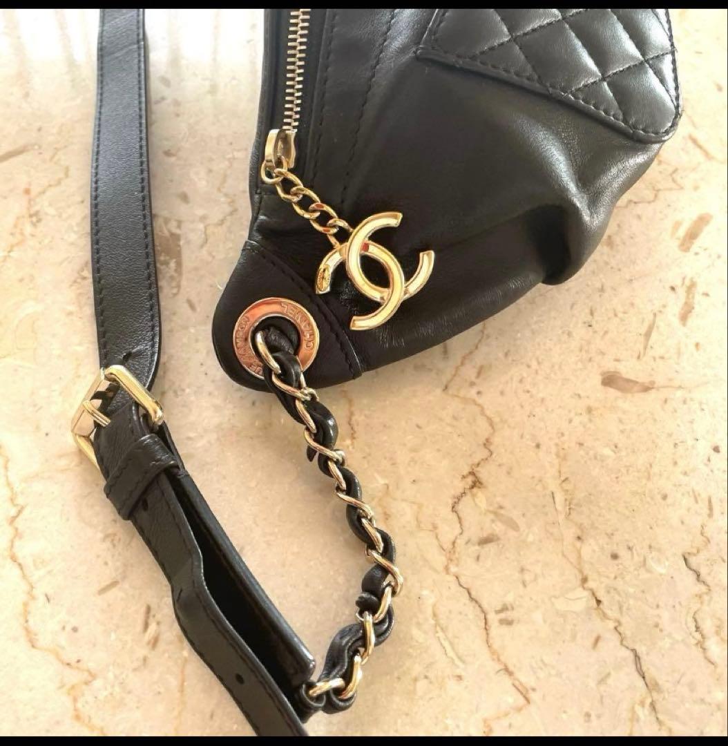 最終お値下げ！美品⭐︎CHANEL ブラック キルティング ボディバッグ