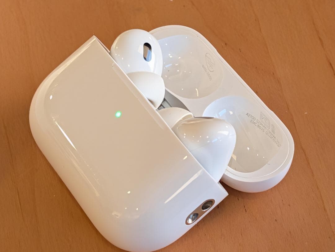 【美品】AirPods Pro 第2世代 MQD83J/A ライトニング端子