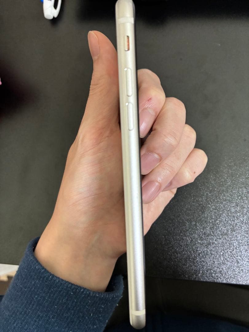 【中古・美品】iPhone se3 本体及び付属品