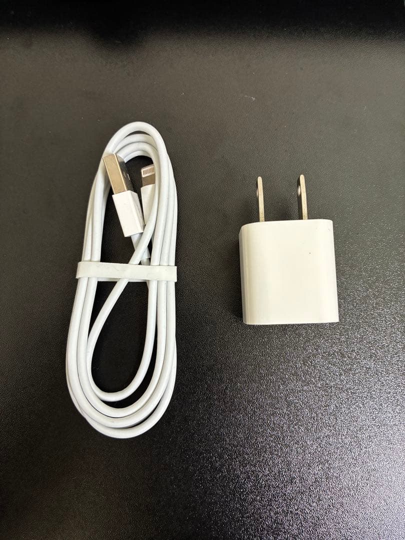 【中古・美品】iPhone se3 本体及び付属品