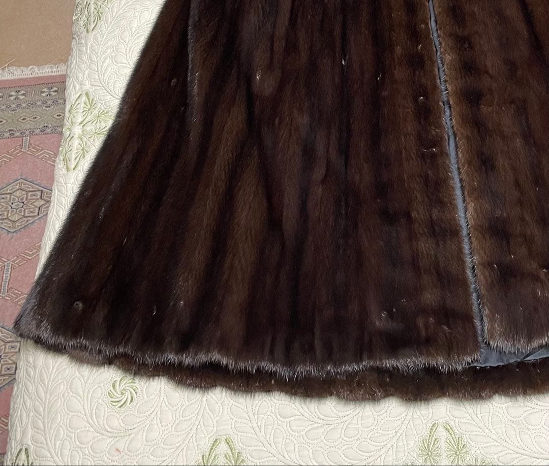 Chloeミンクコート　Aラインでボリューム感あり見栄え間違いなし　お値下げ！