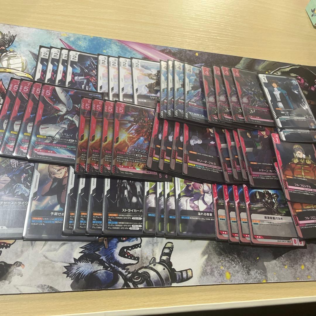 ガンダムカード　キュベレイ　デッキ　赤　白