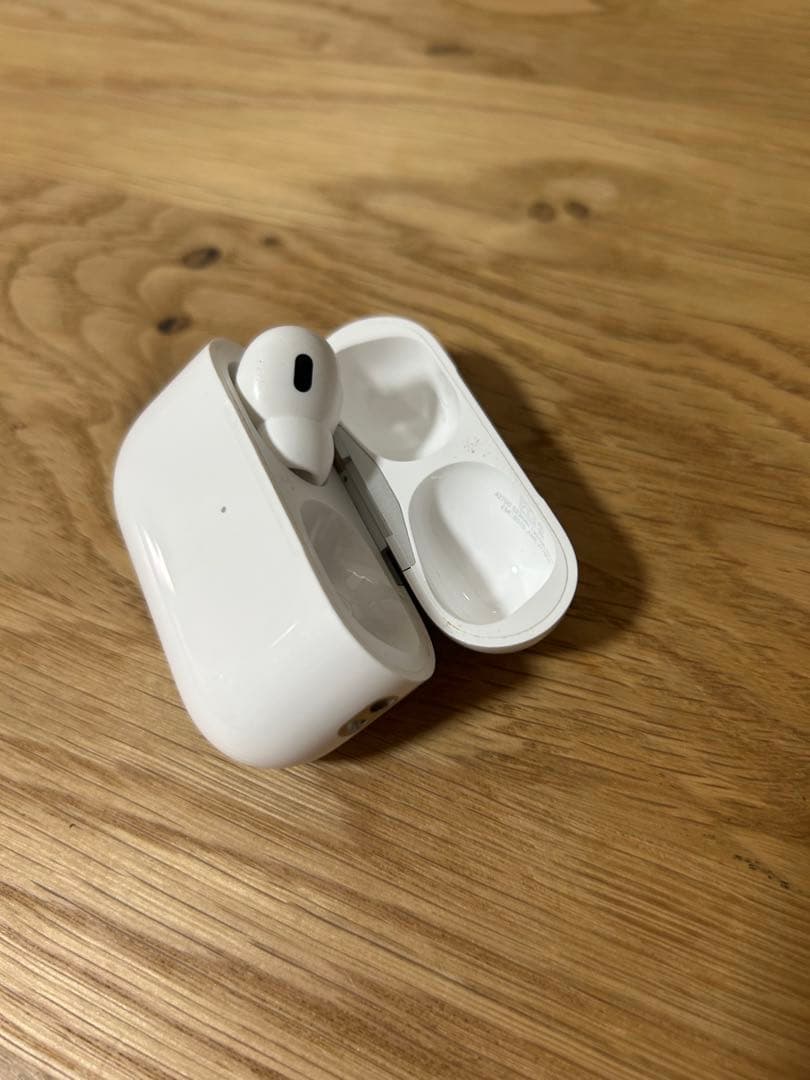 AirPods Pro 本体 ホワイト イヤーチップ付き　片耳のみ