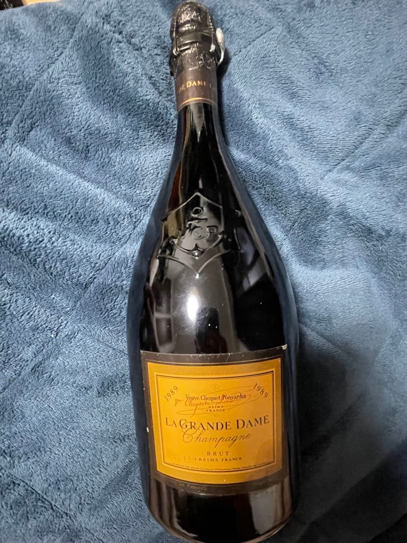 LA GRANDE DAME シャンパン 750ml