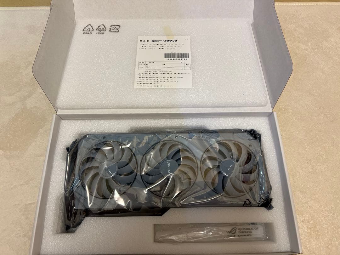 グラフィックボード・グラボ・ビデオカード rog GeForce RTX3090 O24G white