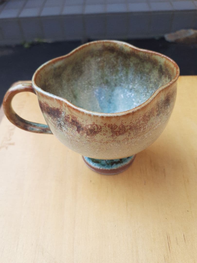 中尾哲彰作　銀河釉薬　花びら型陶器カップ