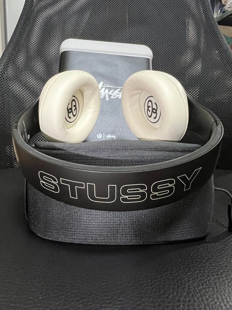 [早い者勝ち]STÜSSY & BEATS STUDIO PRO