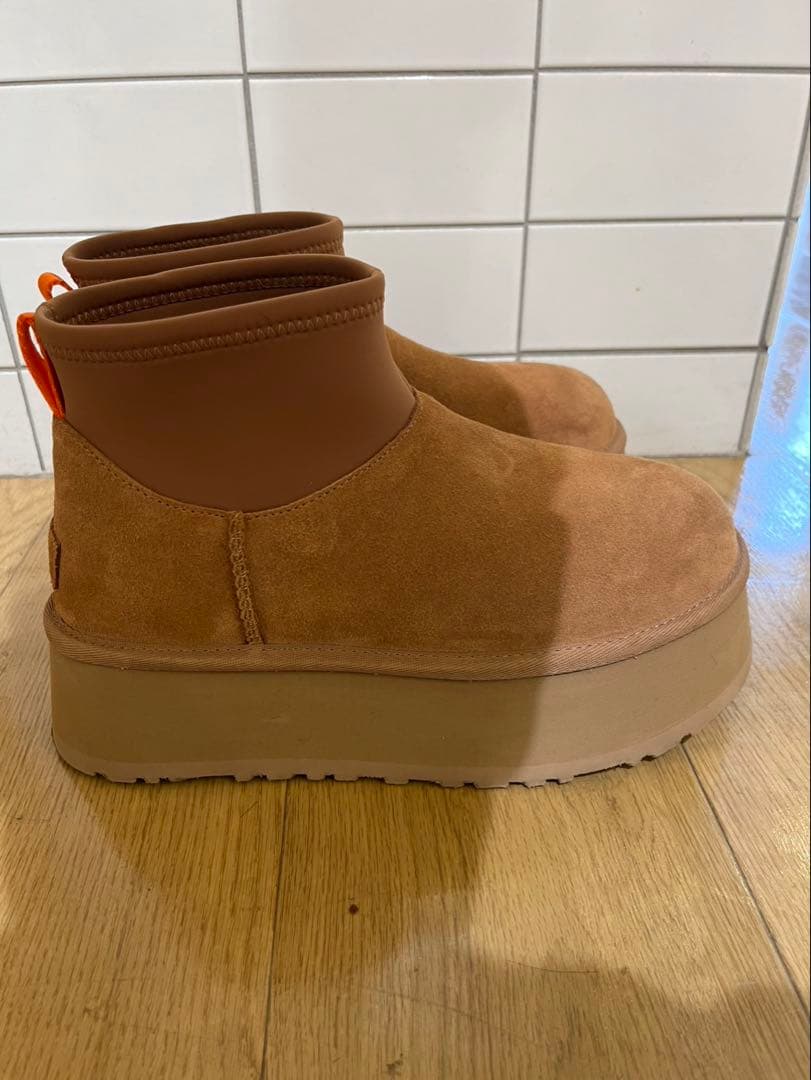 靴 UGG CLASSIC MINI DIPPER 24cm