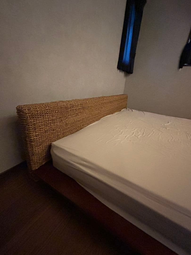 【フレンチ茶】クイーンサイズ　ベットフレーム ＆ マットレス　カバーあり