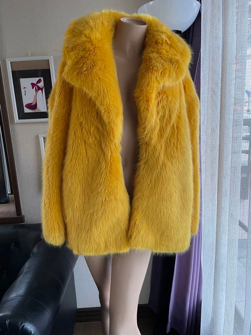 値下げ。希少ダイアンフォンファスティンバーグ新品タグ付きファーコートイエロー