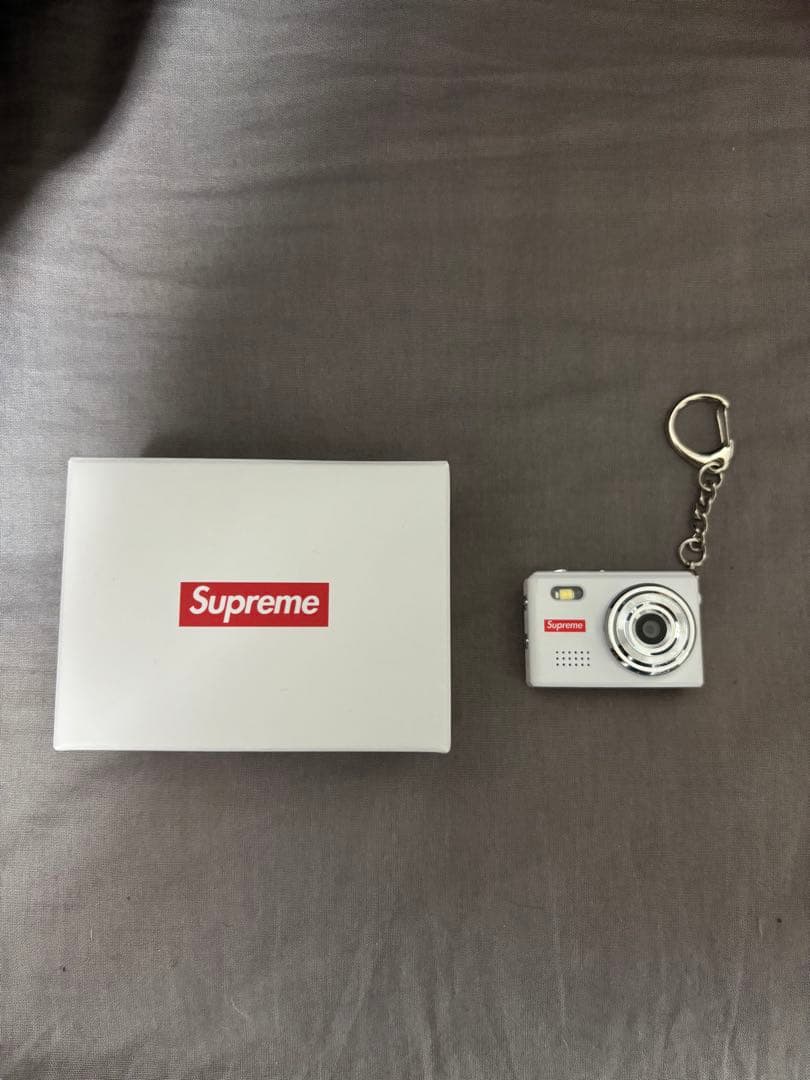 デジタルカメラ supreme Digital Camera Keychain