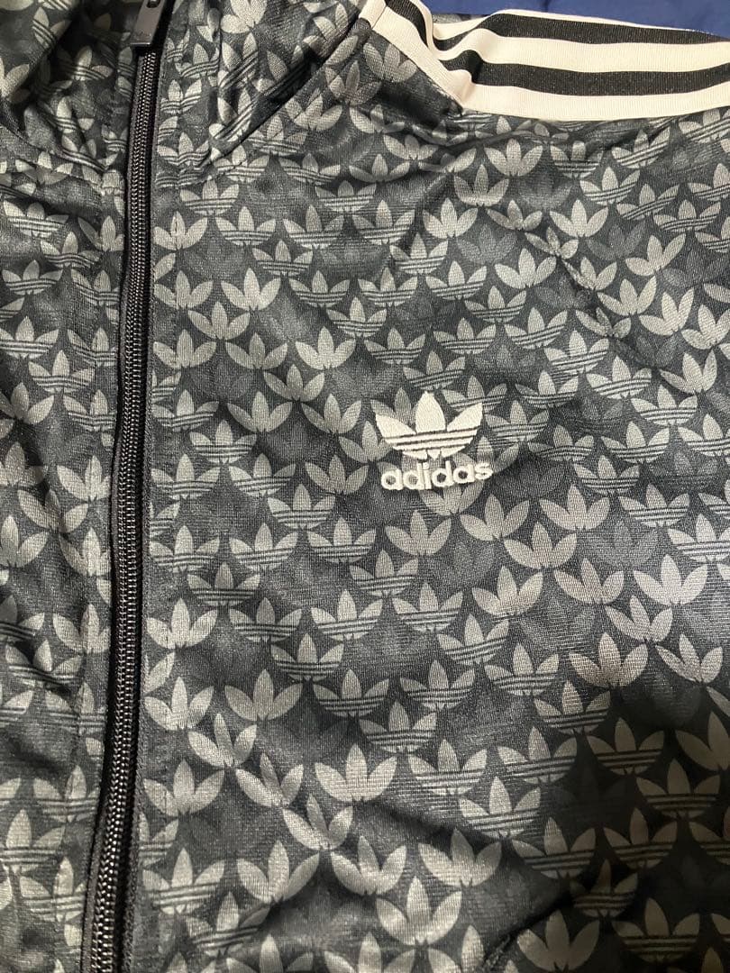 adidas ファイヤーバード クラシック モノトラックトップ モノグラム 総柄