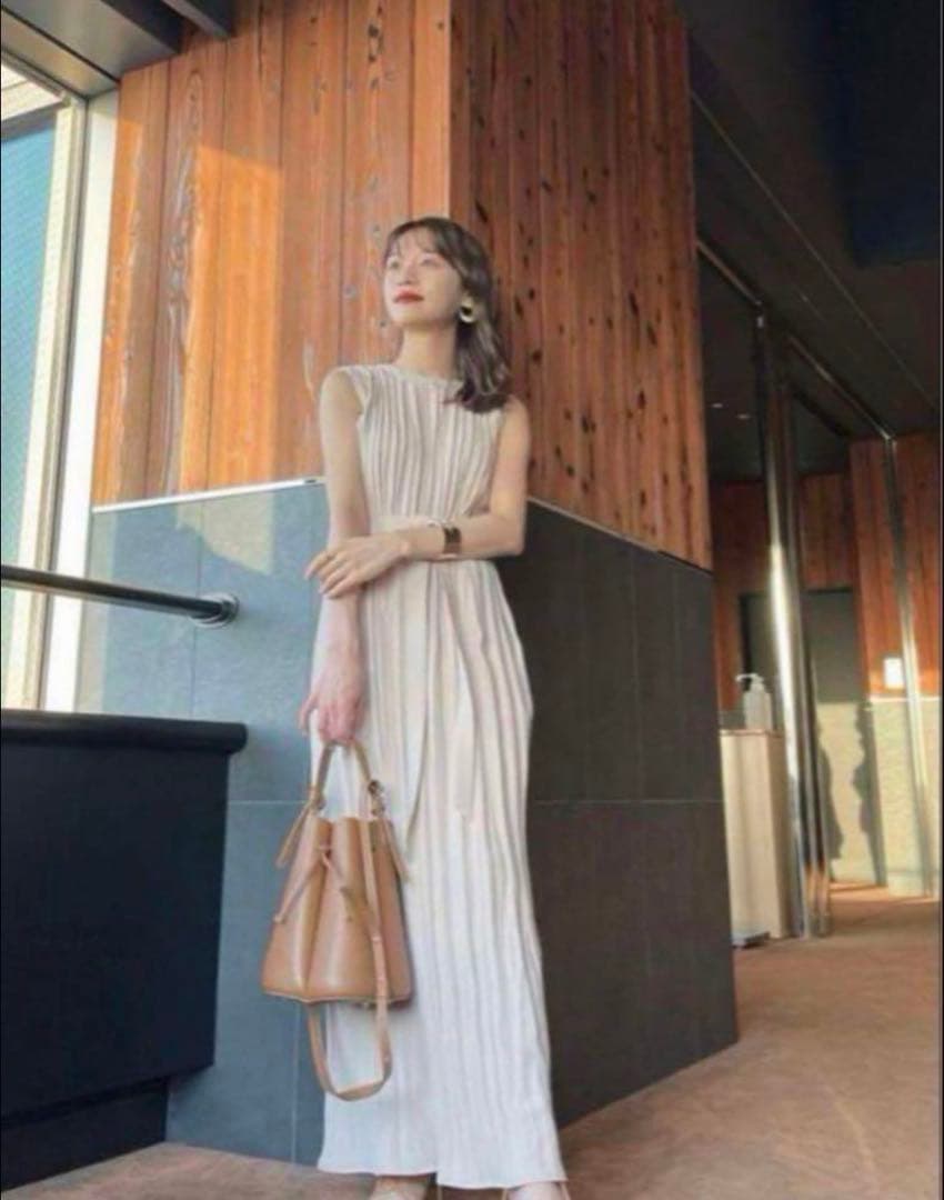 l’or ロル　Belted Pleats Dress