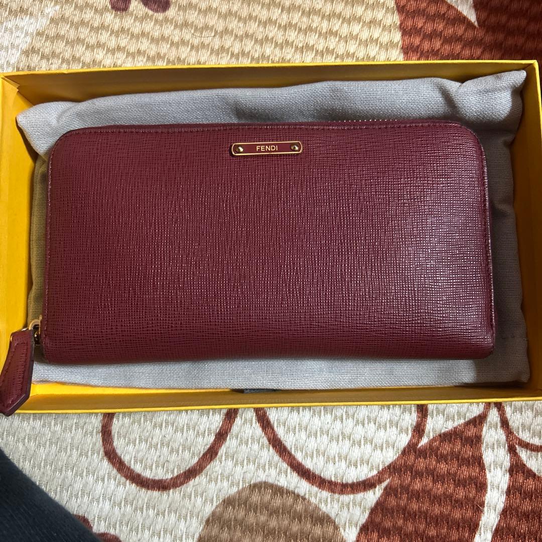 FENDI バーガンディ 長財布