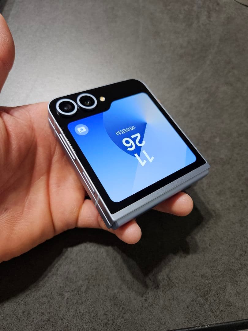 Galaxy　未使用　FLiP6　SIMフリー　残債なし　国内版　256ギガ