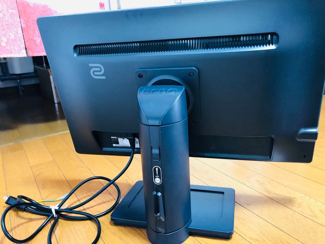 BenQ XL2411 ゲーミングモニター FPS向け／動作良好