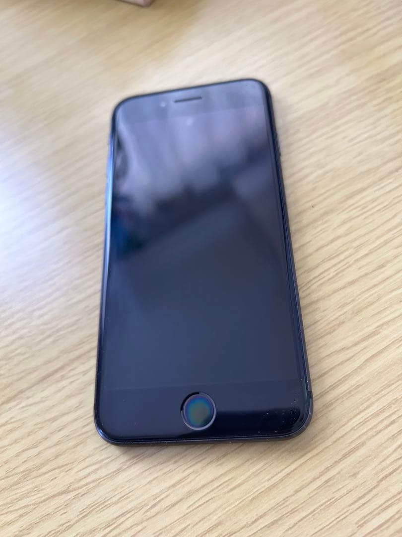 iPhone8 初期化済み　64GB