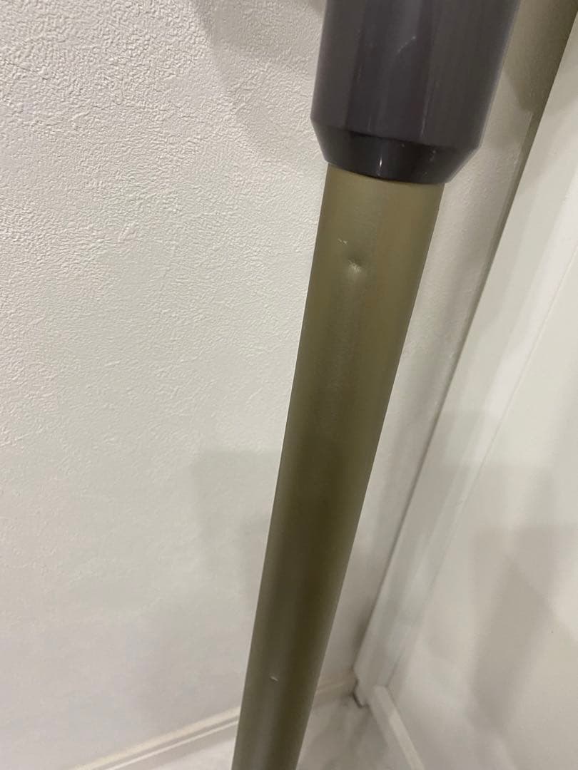 Dyson V8 　コードレスクリーナー　掃除機　sv10